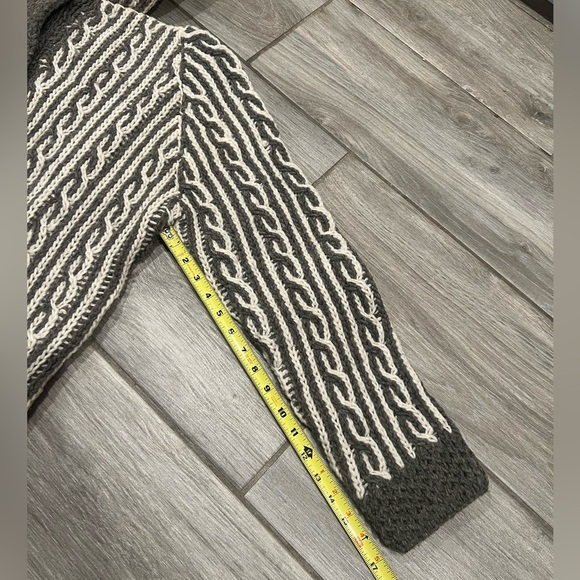 Vintage Handmade Cable Knit Cardigan Sweater - Picture 14 of 15